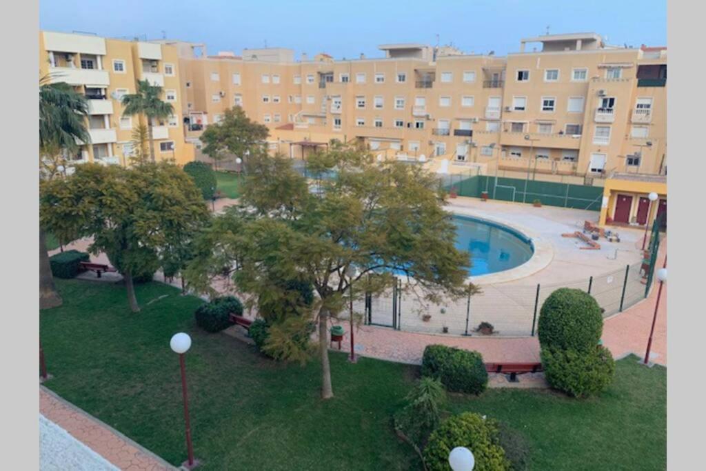 Apartamento 3 Dormitorios En La Playa De Almeria. Рокетас де Мар Екстериор снимка