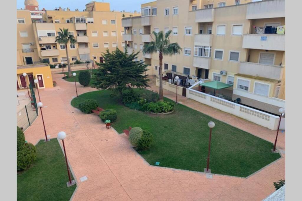Apartamento 3 Dormitorios En La Playa De Almeria. Рокетас де Мар Екстериор снимка